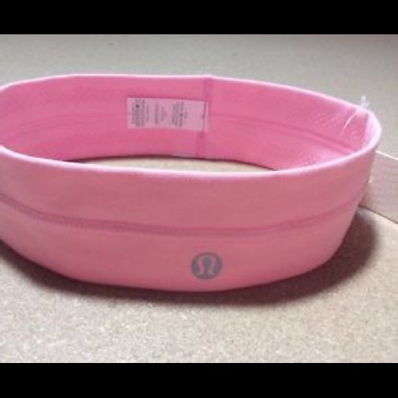 Lululemon Fly Away Tamer Headband