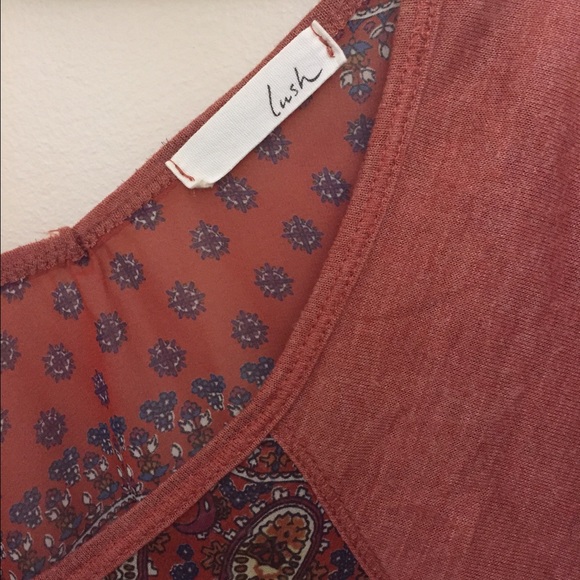 Patterned Flowy Top - Picture 3 of 3