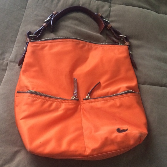 Dooney & Bourke medium zipper pocket sac