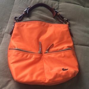 Dooney & Bourke medium zipper pocket sac