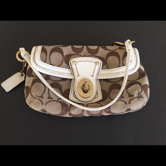 Coach Classic Pattern Tan / White Wristlet