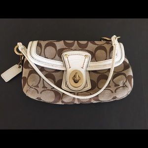 Coach Classic Pattern Tan / White Wristlet
