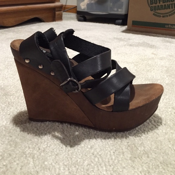 Steve Madden black/brown wedges