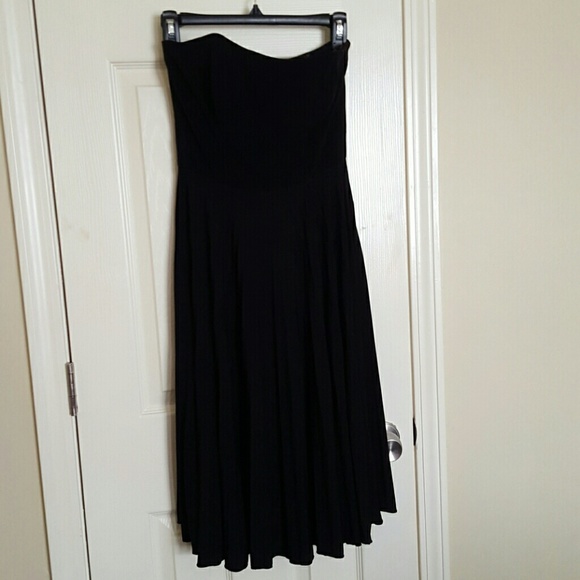 Sexy strapless black evening gown