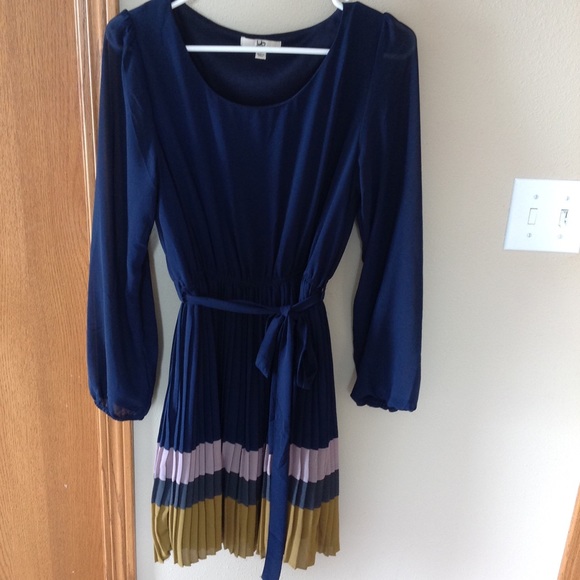 YA Los Angeles beautiful dress!