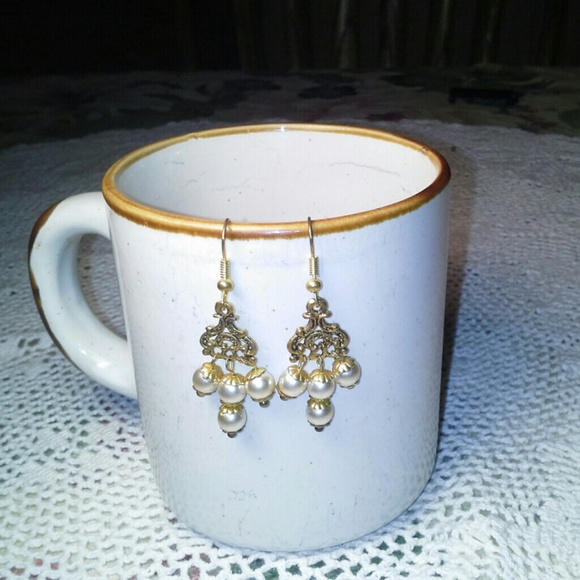 Earrings - Picture 2 of 4
