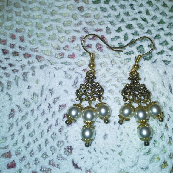 Earrings - Picture 3 of 4