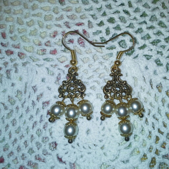 Earrings - Picture 4 of 4