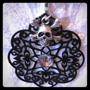 💀Skull and Crossbones Pendant♻️
