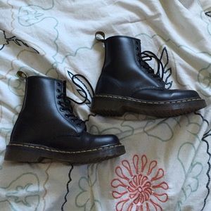 Black doc martins