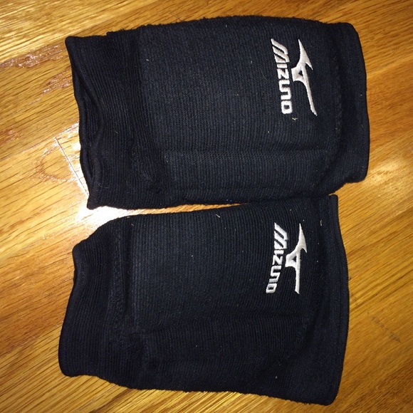Volleyball knee pads