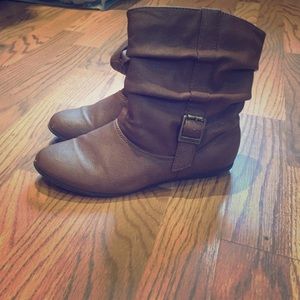 Slouchy ankle boots