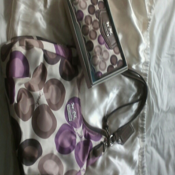 Coach purse and wallet