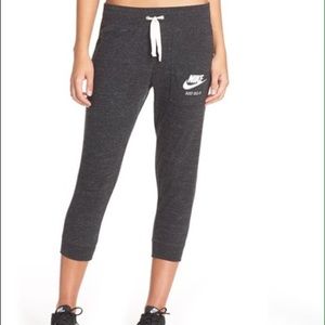 Nike Gym Vintage Capris