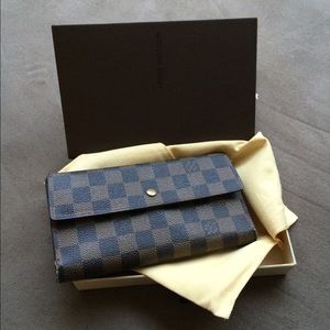 😭 SOLD! LV DE Porte Tresor Intl Wallet