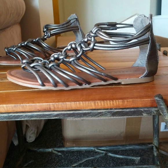 Size 6 Madden Girl gladiator sandals - Picture 2 of 3