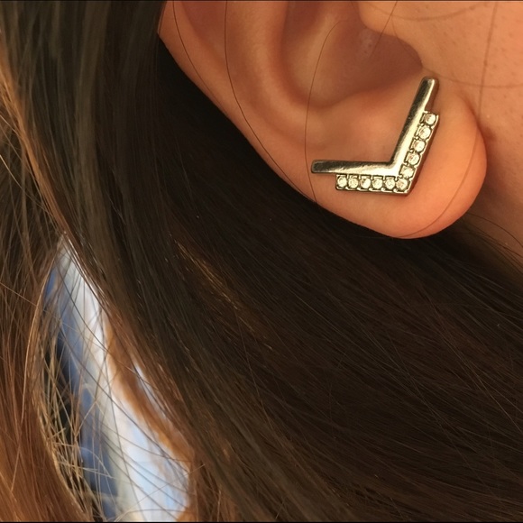 ✨Brand new! Loft Arrow Earrings