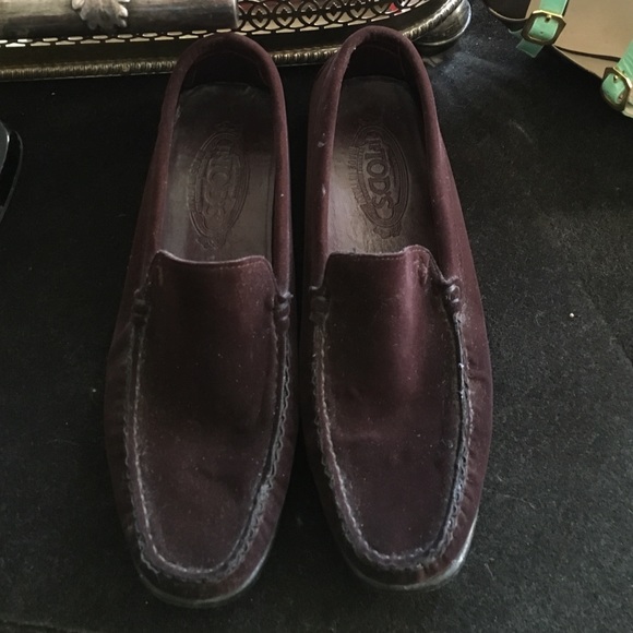 Chocolate brown suede Tods