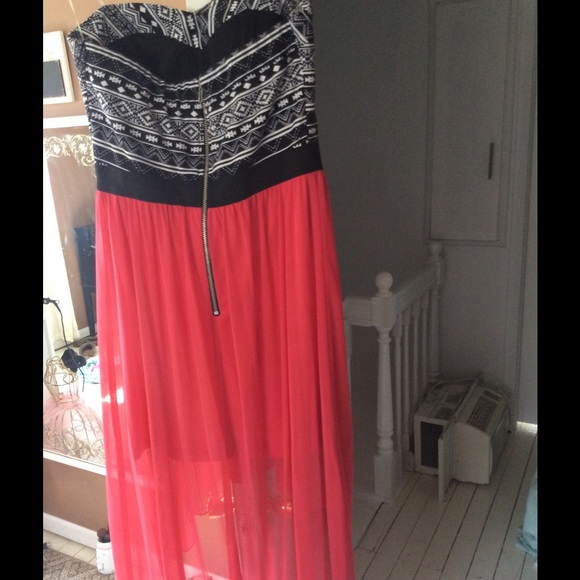 Spring dress - Picture 2 of 2