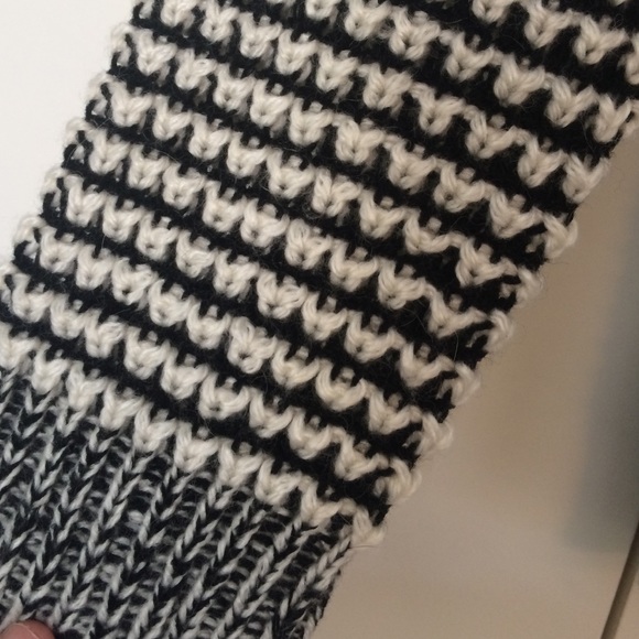 Waffle Knit Two Tone Sweater - Picture 3 of 4