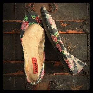 Floral ballerina flats