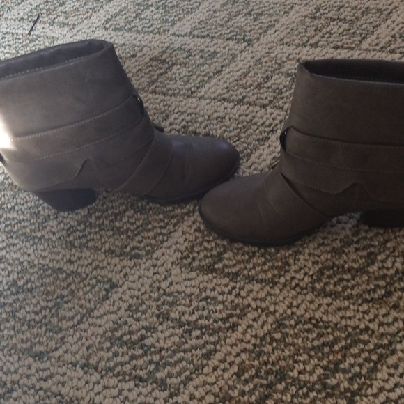 Short boots - Picture 3 of 3