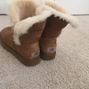 chestnut uggs size 7