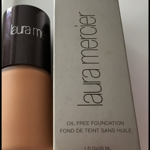 Laura Mercier Matte Foundation