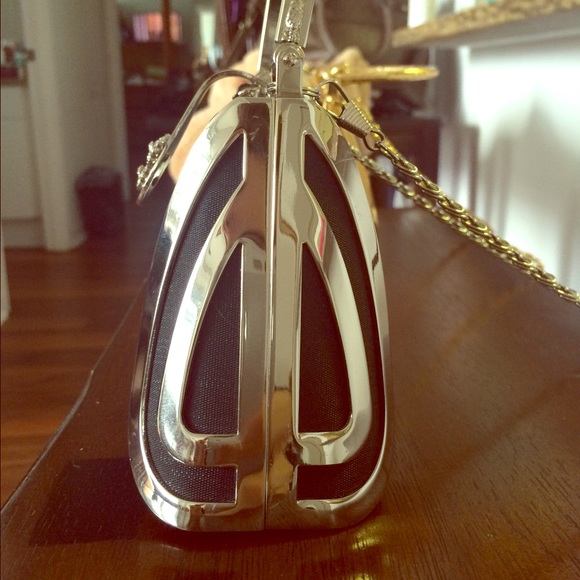 Glam Clutch - Picture 1 of 4