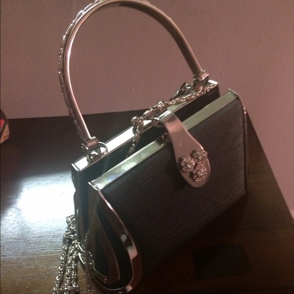 Glam Clutch - Picture 2 of 4