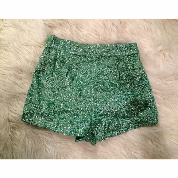 Sold out - Picture 2 of 2