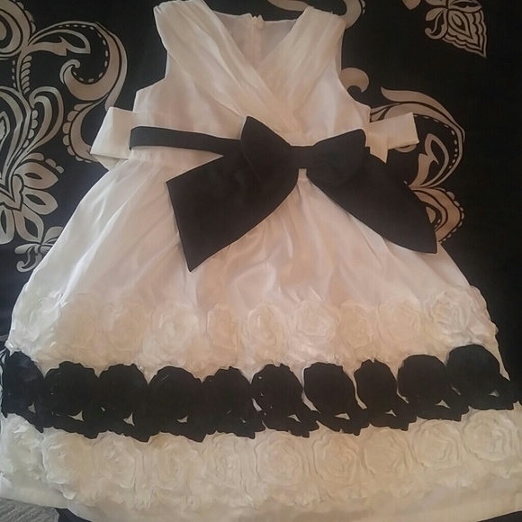 Bonnie Jean Dresses & Skirts - Beautiful little girl black and white dress