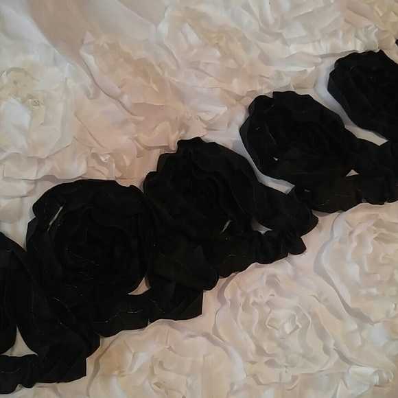 Beautiful little girl black and white dress - Picture 2 of 4