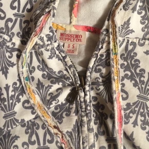 Mossimo zip up jacket with hood - Picture 2 of 3