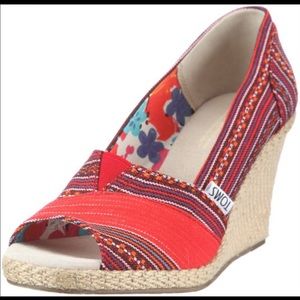 Toms wedges. Reserved for @yese1976