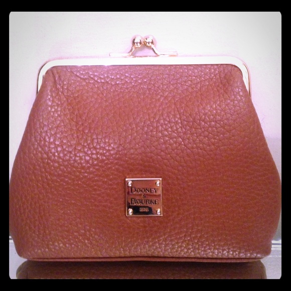 Dooney & Bourke Handbags - Dooney & Bourke leather kiss lock wallet/clutch