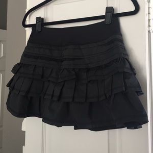 Lulu Lemon black Ruffle skirt
