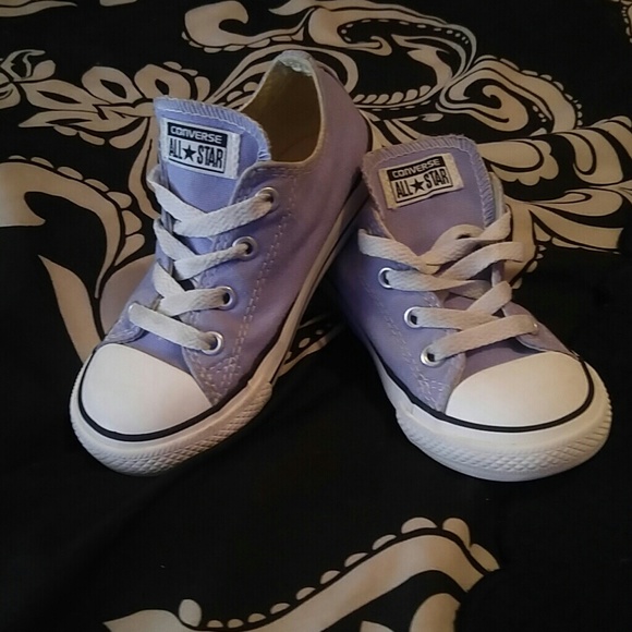 Little girl converse