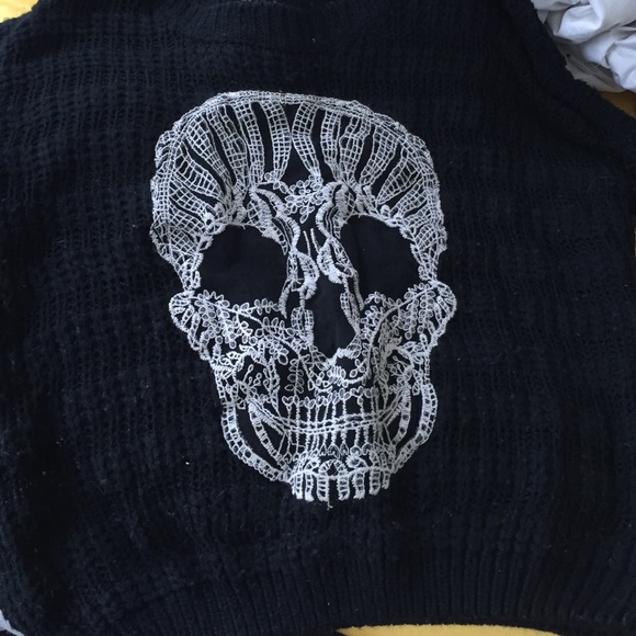 cozy LF skull sweater