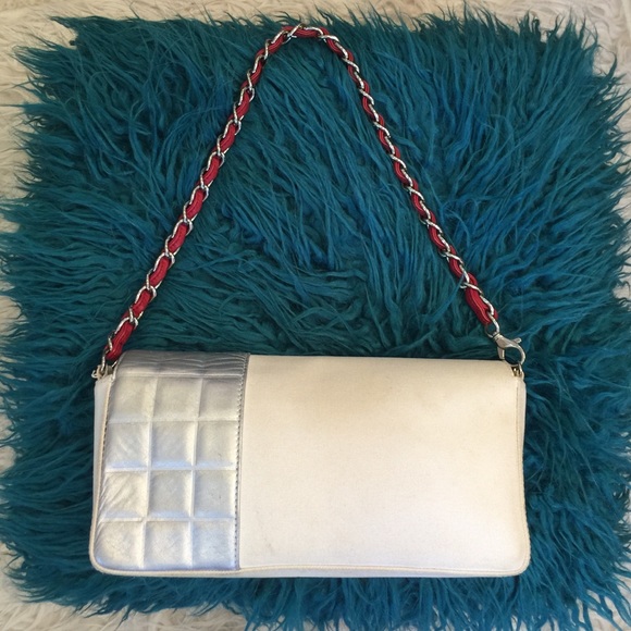 Last Sale!!🎉HOST Pick! CHANEL Purse Handbag - Picture 2 of 4