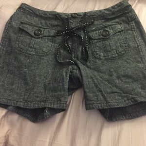 black/gray shorts!