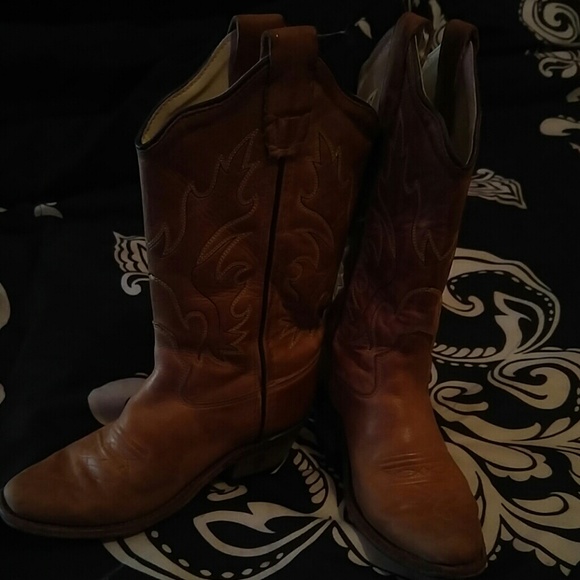 100% leather cowgirl boots