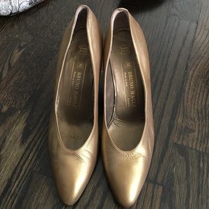Gold Bruno magli pumps