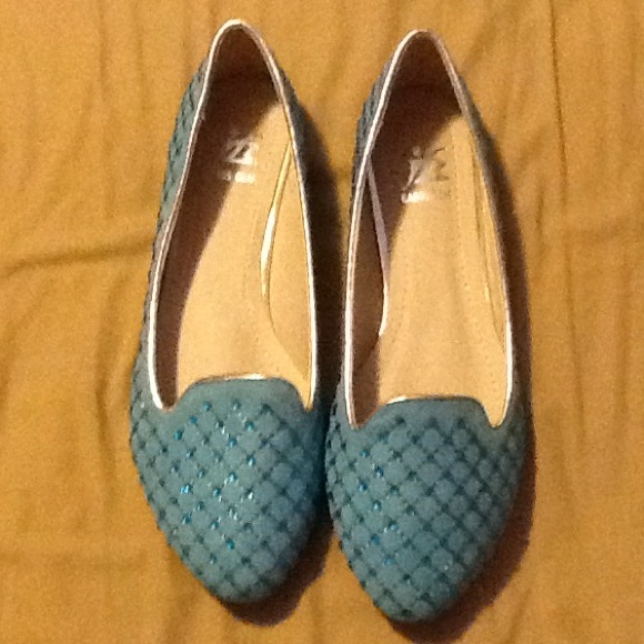 Size 6 flat ballet shoes