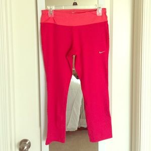 ⭐️Reasonable offers accepted⭐️ Nike Epic Run crop