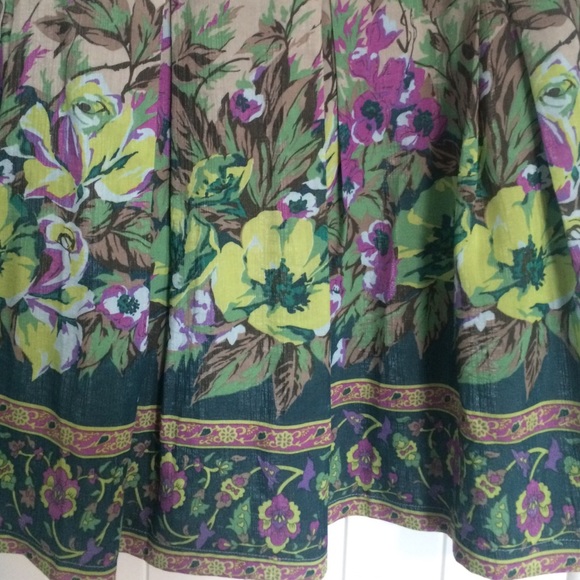 Skirt - Picture 2 of 2