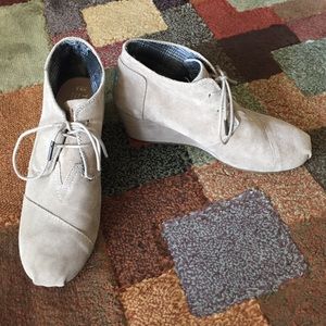 Toms Tan Suede Desert Wedge