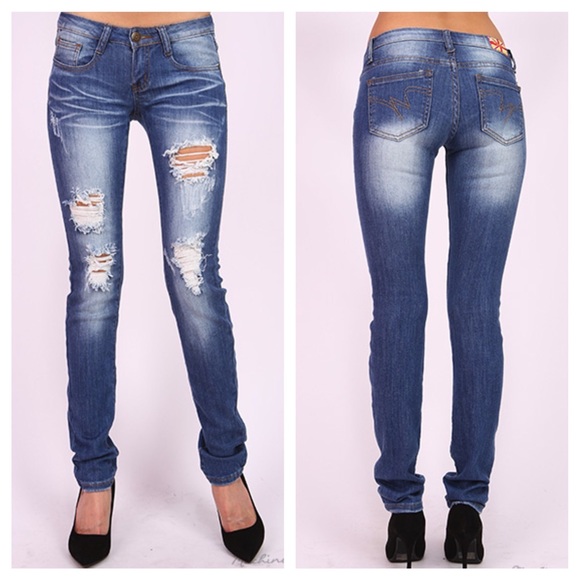 🎉SALE 🎉LAST PAIR! Distressed skinny jeans - Picture 2 of 3