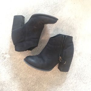 Shoemint Black Booties