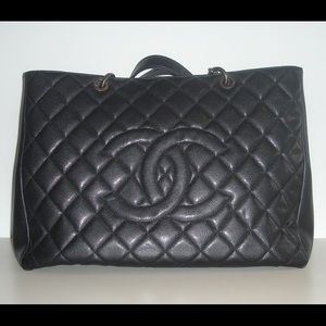 CHANEL Classic Caviar Black XXL GST